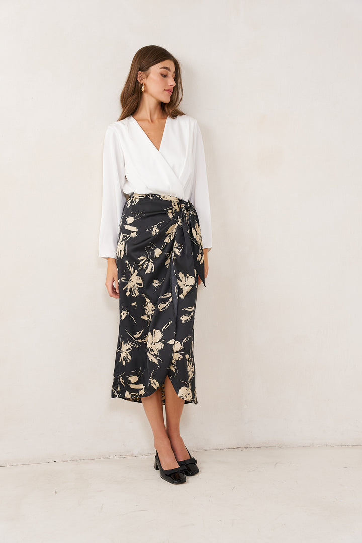 Kamilia wrap skirt | Black Flowers