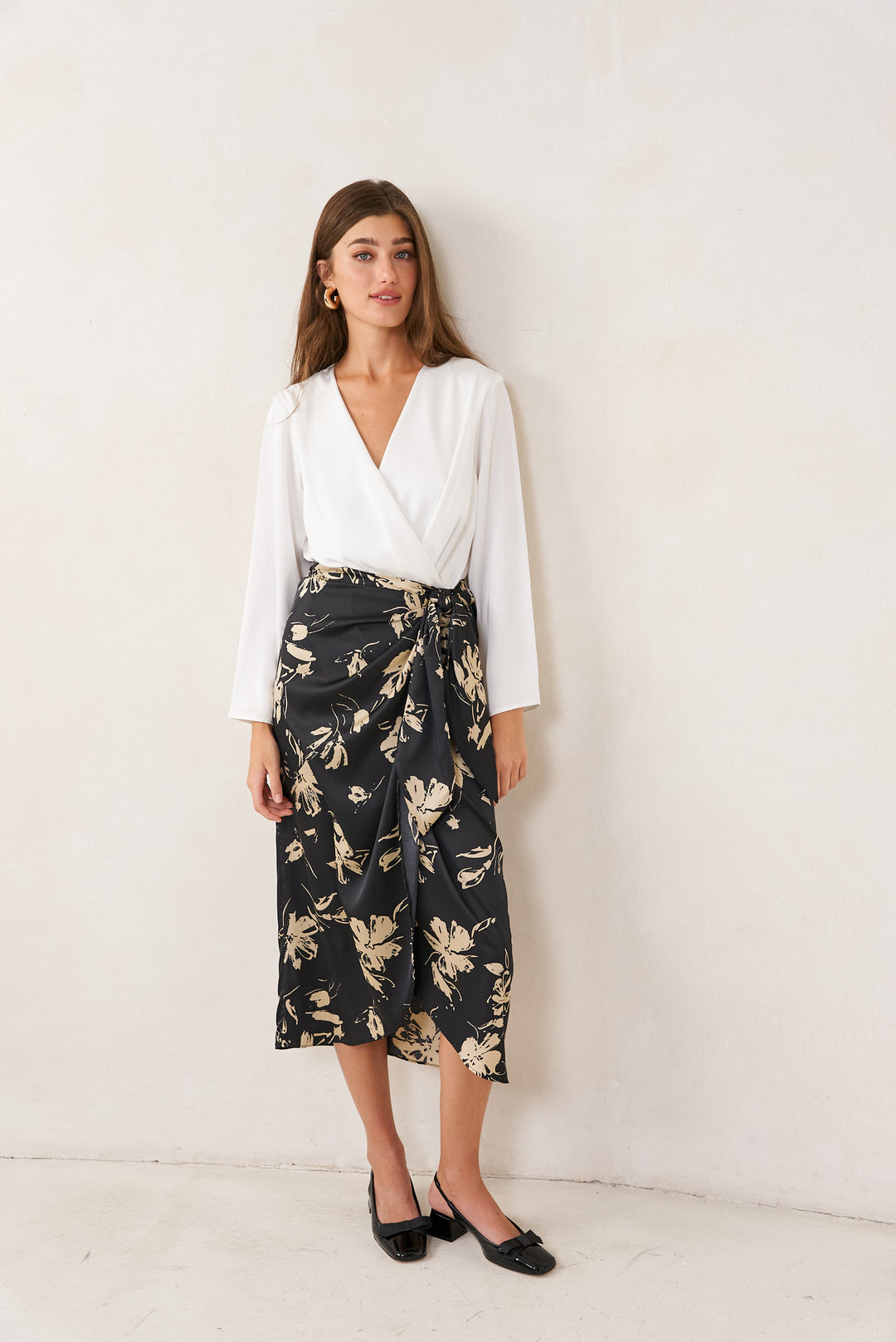 Kamilia wrap skirt | Black Flowers