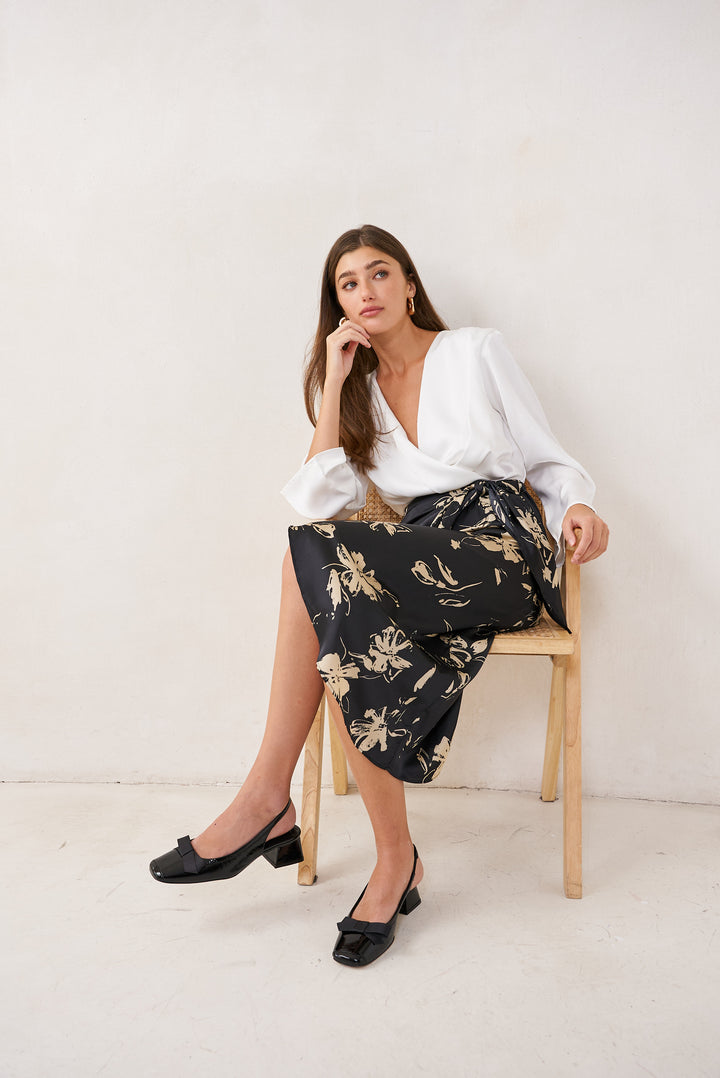 Kamilia wrap skirt | Black Flowers