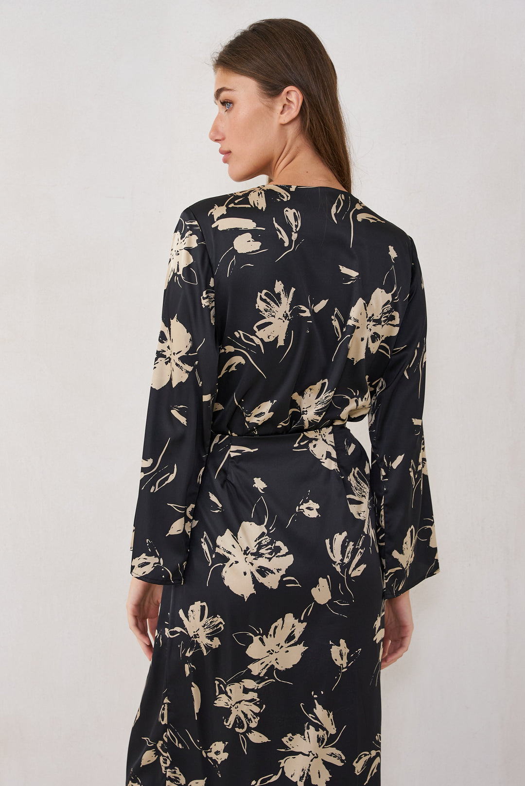 Alma wrap bodysuit | Black flowers