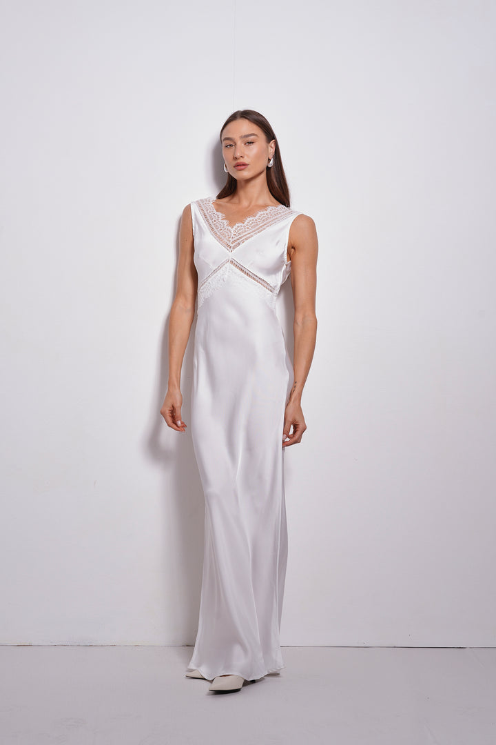 Alexia Lace Evening Dress | White
